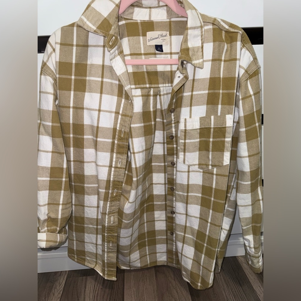 Universal Thread women’s Checkered Shirt in Olive and White